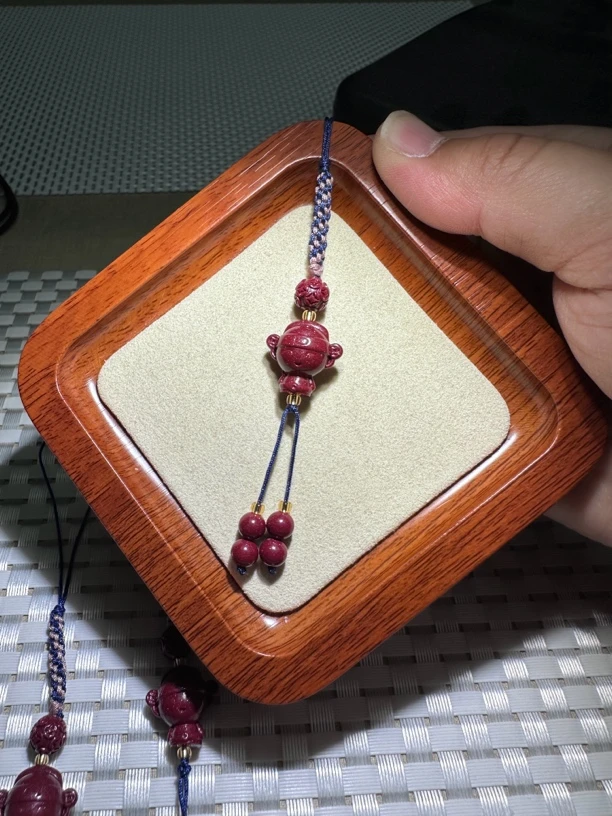 含辰砂工艺品高含量紫金砂小财神手机吊坠