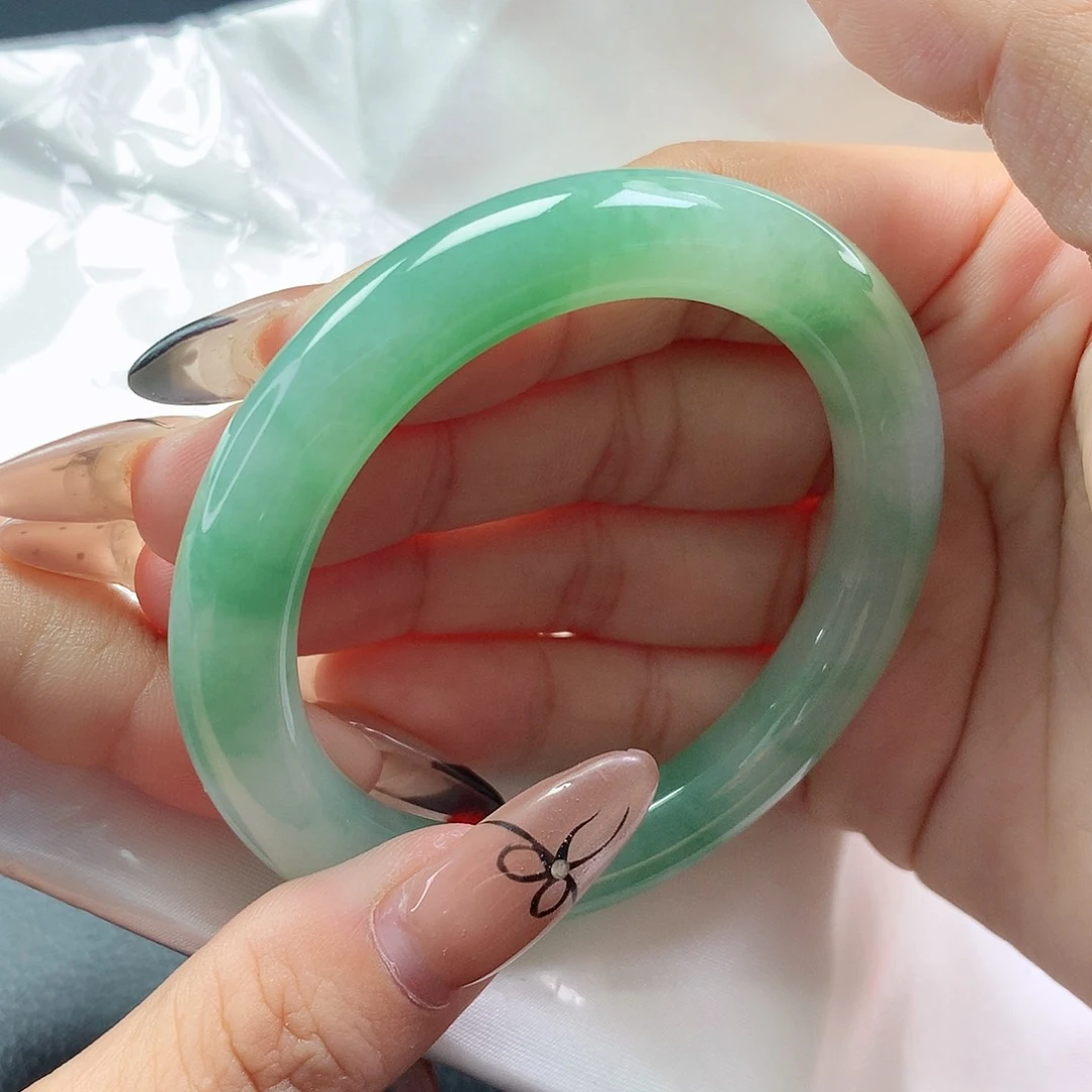 【闪购商品】翡翠手镯未镶嵌a 069001