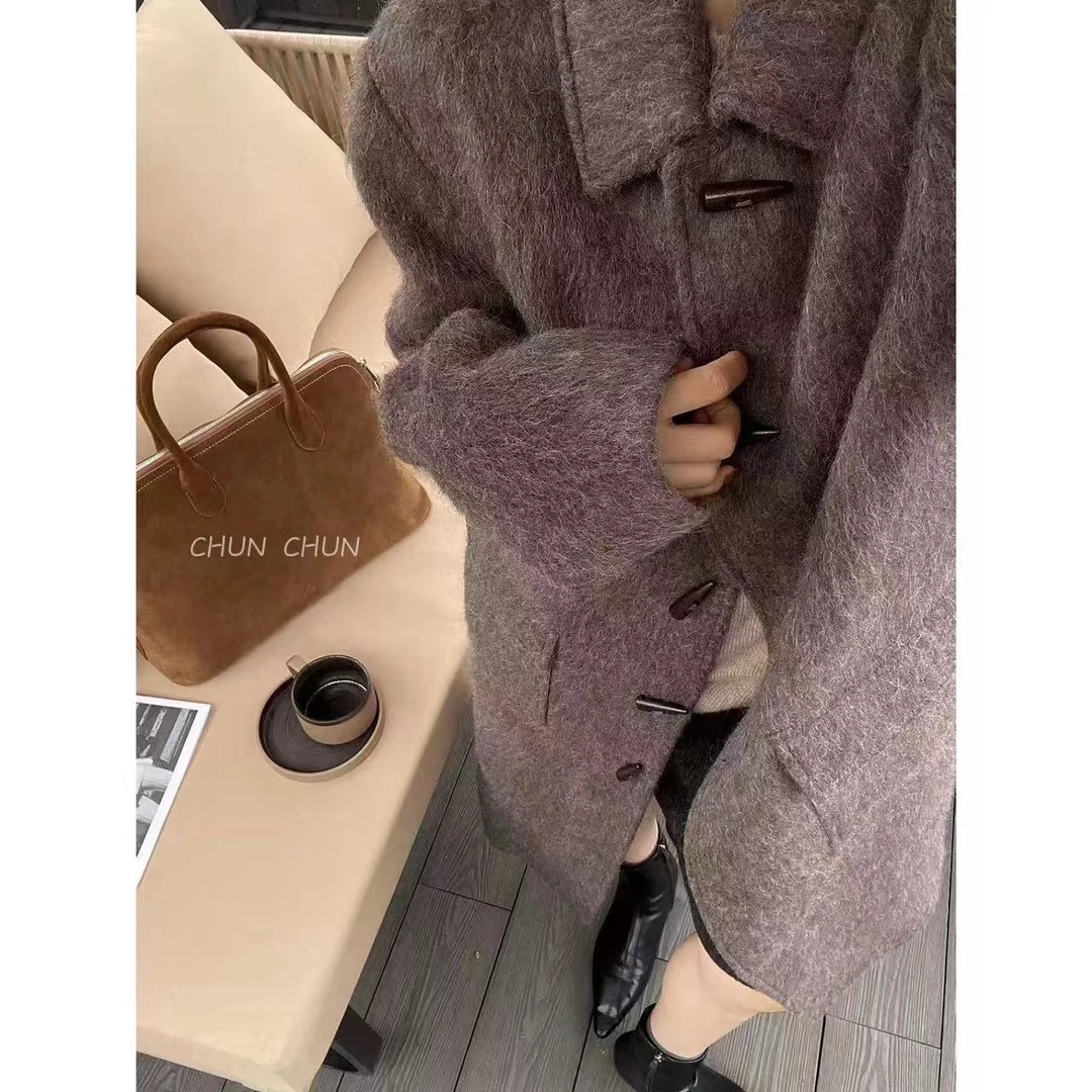 【纯纯女装】 高品质翻领牛角扣大衣 40777