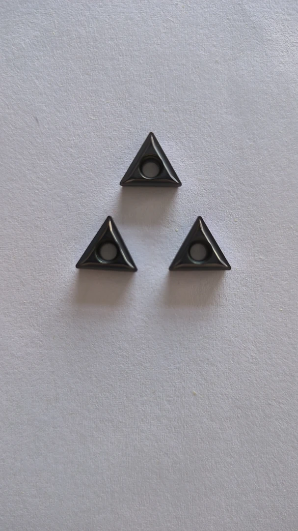 镗孔三角单面刀片加工高温合金60-65度TCMT110204