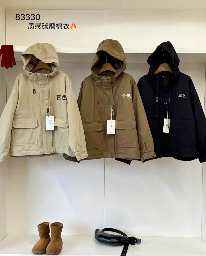 “复古格调”重工砂洗炭磨工装风连帽棉服