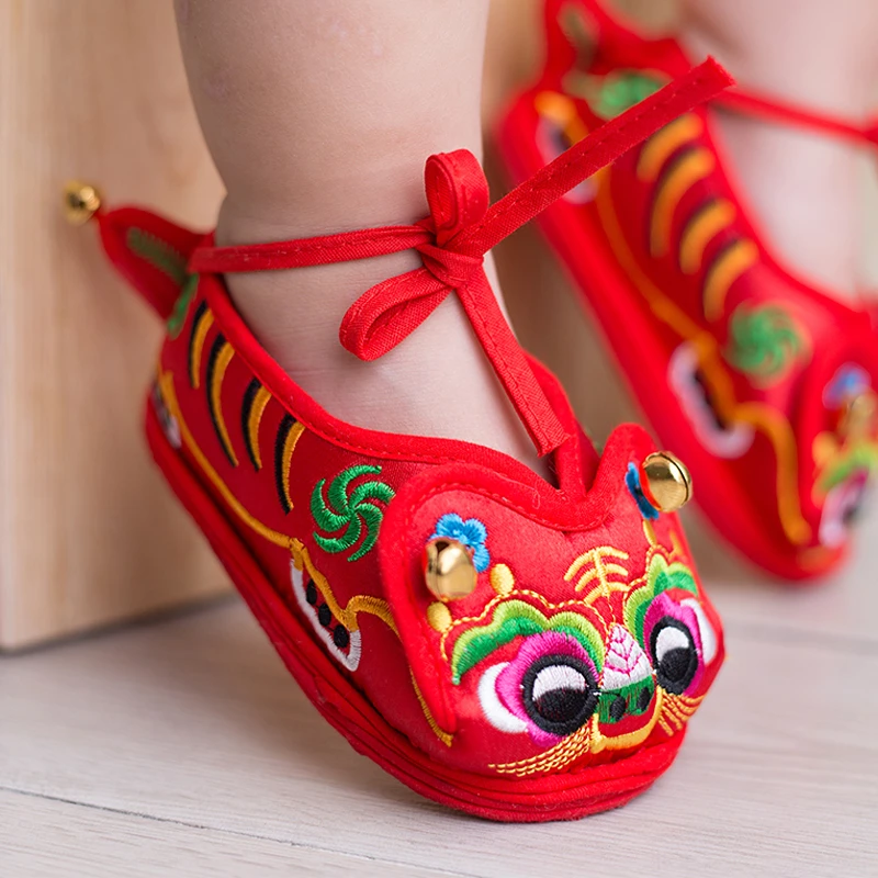 婴儿虎头鞋学步鞋男女宝宝满月周岁手工鞋绣花鞋老北京布鞋中国风