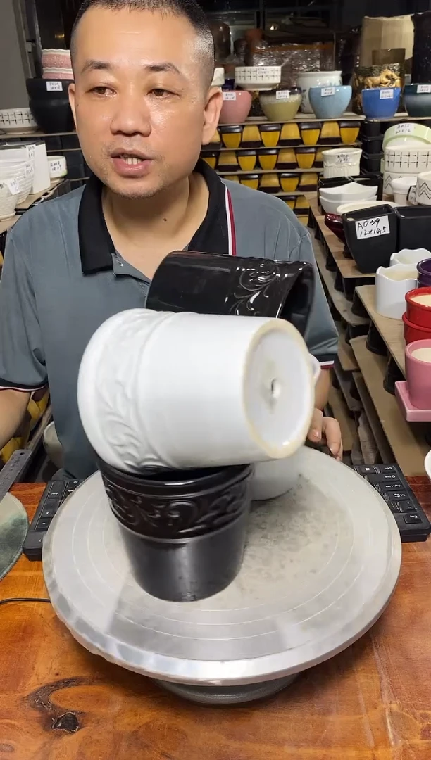 【闪购商品】红陶20CM以下微瑕花盆A014-2黑+2白