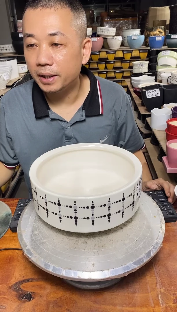 【闪购商品】红陶20CM以下微瑕花盆A046-1中