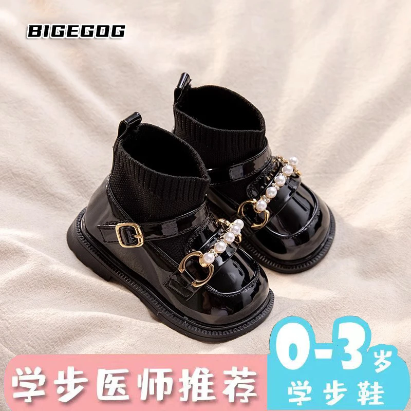 秋冬季女宝宝袜子鞋加绒短靴婴儿软底学步鞋女童棉鞋英伦公主皮鞋