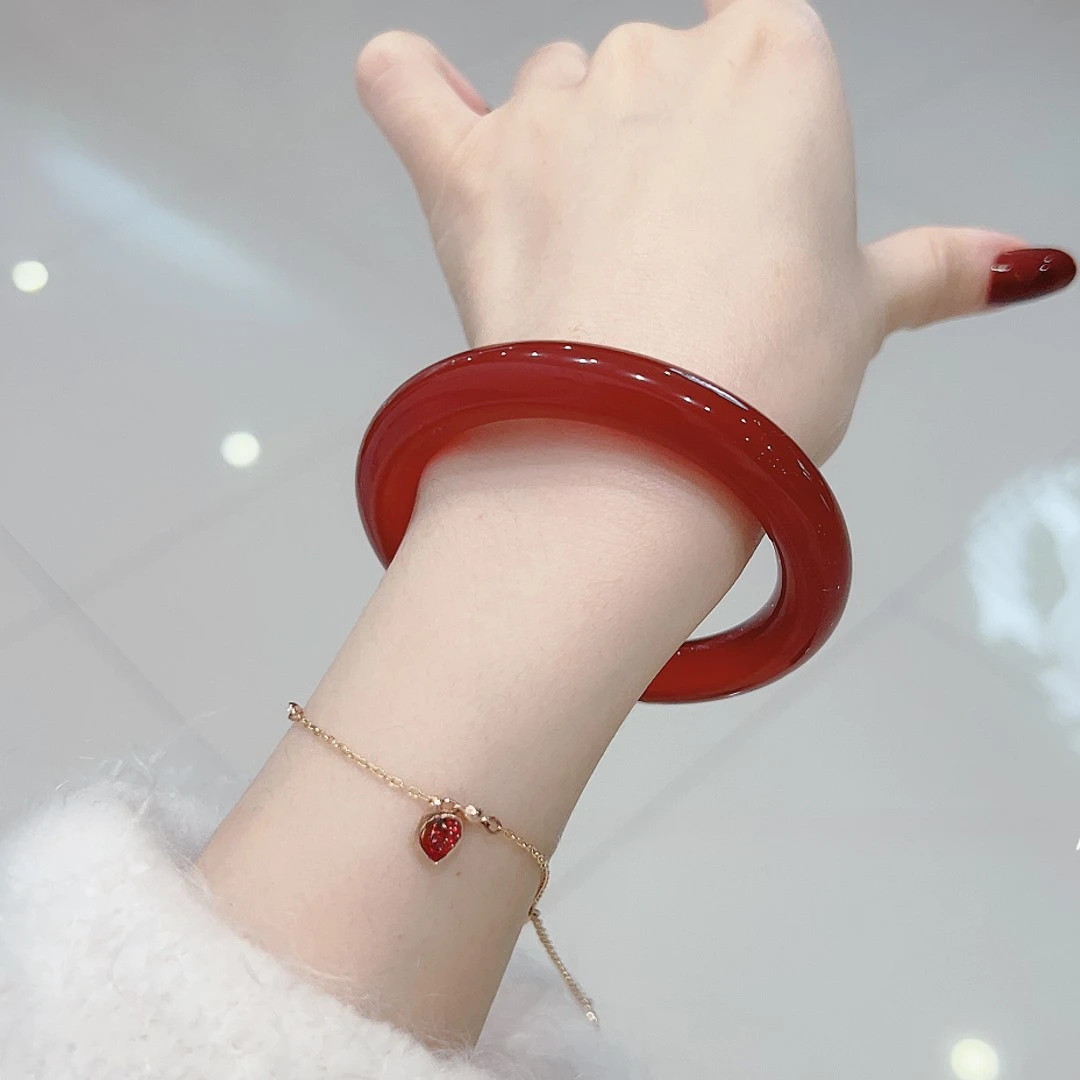 圆条天然玛瑙本命年车厘子红色超显白上等玛瑙玉髓玉手镯女款证书