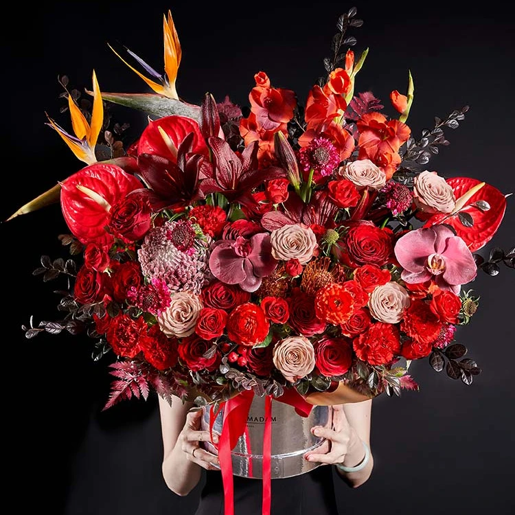 鲜花同城配送缤纷抱抱桶/温馨港湾红宝石亚百合浪漫女友老婆朋友