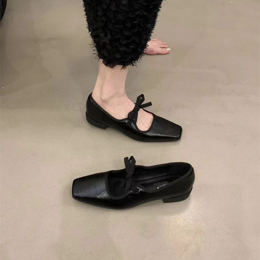 好哇塞~银色单鞋女2024新款小香风法式方头平底玛丽珍鞋8259