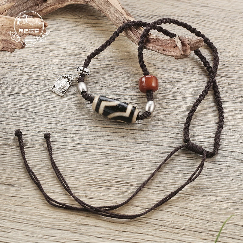 布达拉宫两眼玛瑙吊坠编织藏式精美长链百搭简约女款男士饰品佩戴