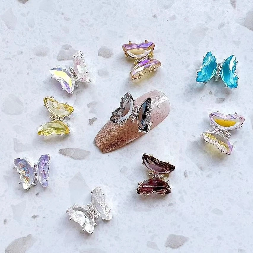 合金蝴蝶晶石蝴蝶灵动蝴蝶蝴蝶吊坠美甲蝴蝶类饰品超闪镶钻复古