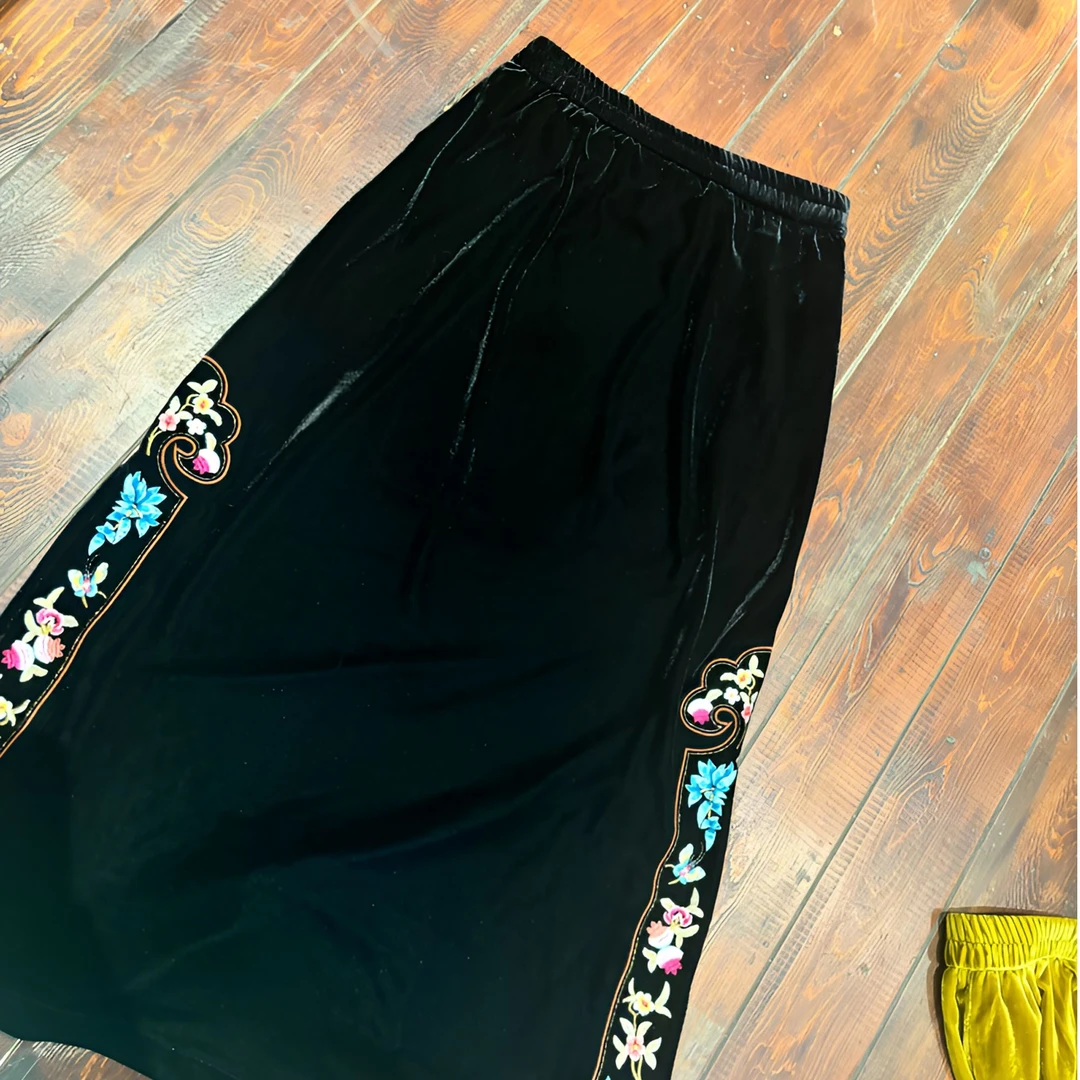 (禧隐.暖秋)显瘦轻奢高腰秋季开叉中长款刺绣搭配时尚纯色女长裙