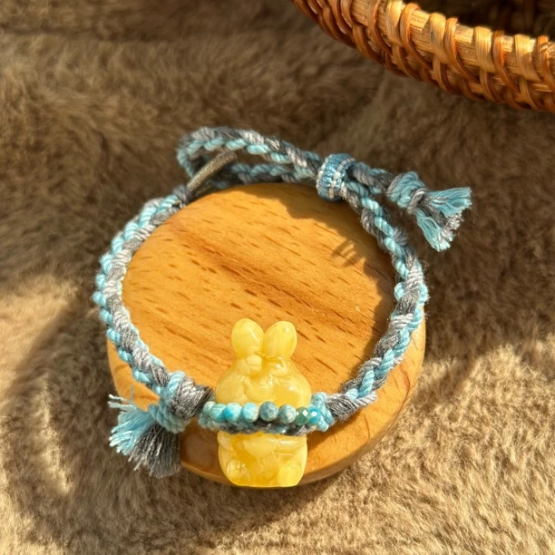 吉月蜜蜡白蜡小兔蓝灰色手绳