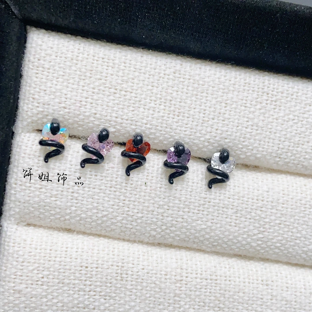 钛钢耳饰 Y148 Y2K个性爱心小蛇耳骨钉 黑色小众耳钉耳蜗钉钛钢