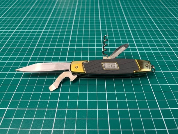 胳膊户外登山露营多功能组合工具