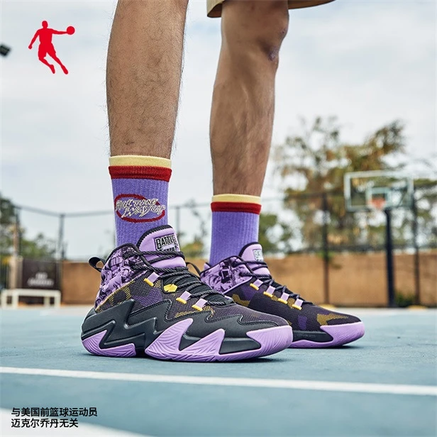 中国乔丹铁甲男子篮球鞋科技缓震减震防滑战靴运动鞋DM33210103