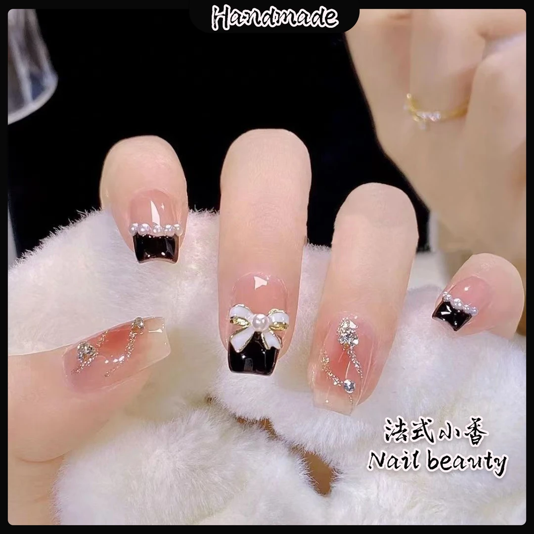 专属「法式小香风」纯手工穿戴 酷可爱卡通学生短方形美甲光疗蝴蝶