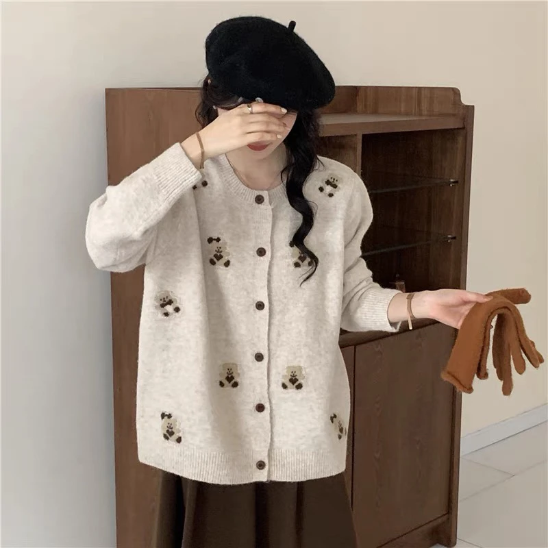 十个小熊圆领针织开衫慵懒感休闲减龄宽松时尚