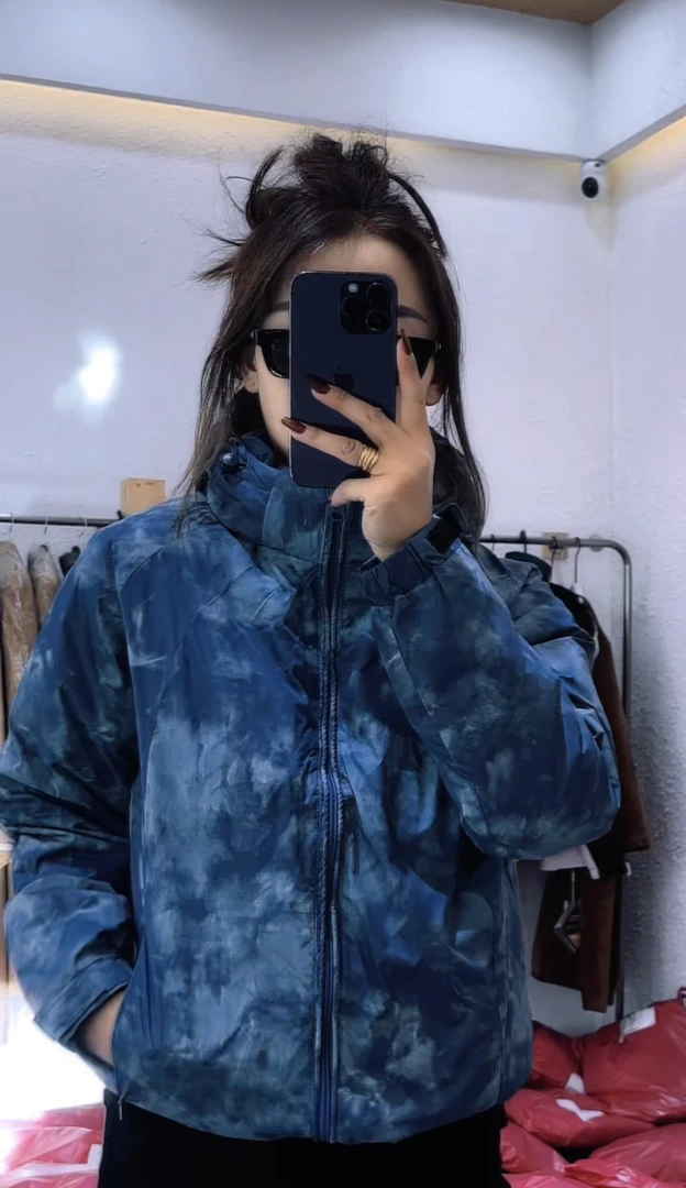 羽绒服迷彩可取帽子          女款运动时尚户外休闲连帽秋冬