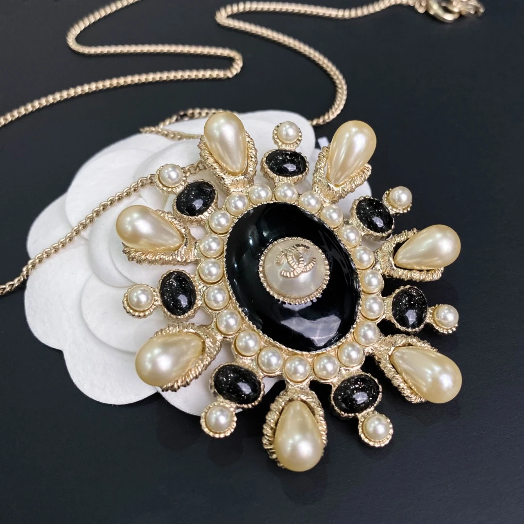 全新未使用 Chanel/香奈儿 经典双C 金属浮雕珍珠项链 S645