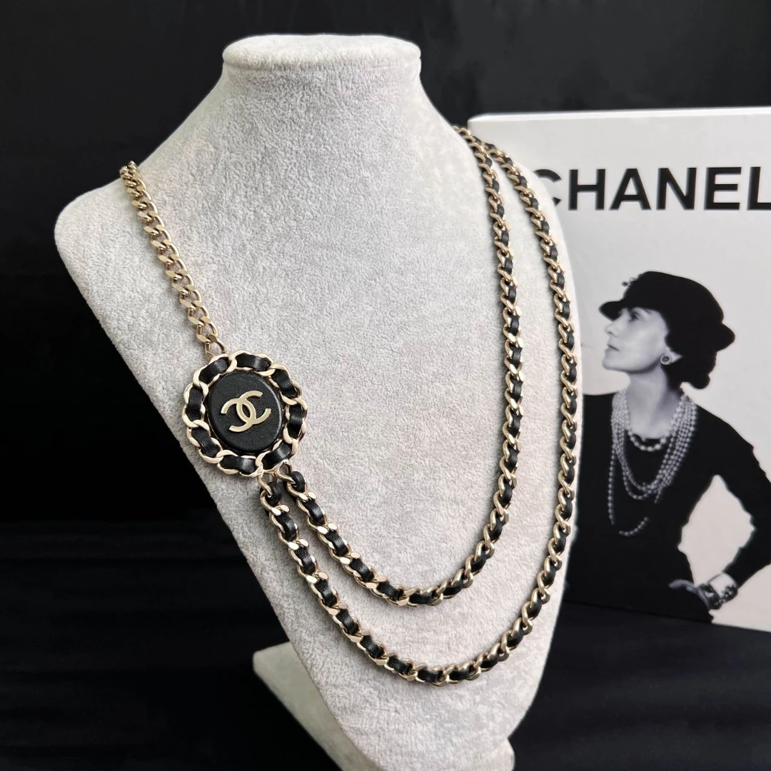 99新 Chanel/香奈儿 经典双C 皮穿链圆形牌长款衣链 项链 S743