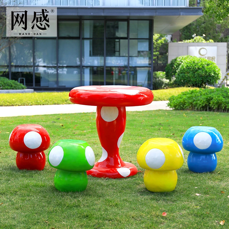 网感 卡通桌椅雕塑户外别墅庭院幼儿园景草莓水果座椅装饰摆件
