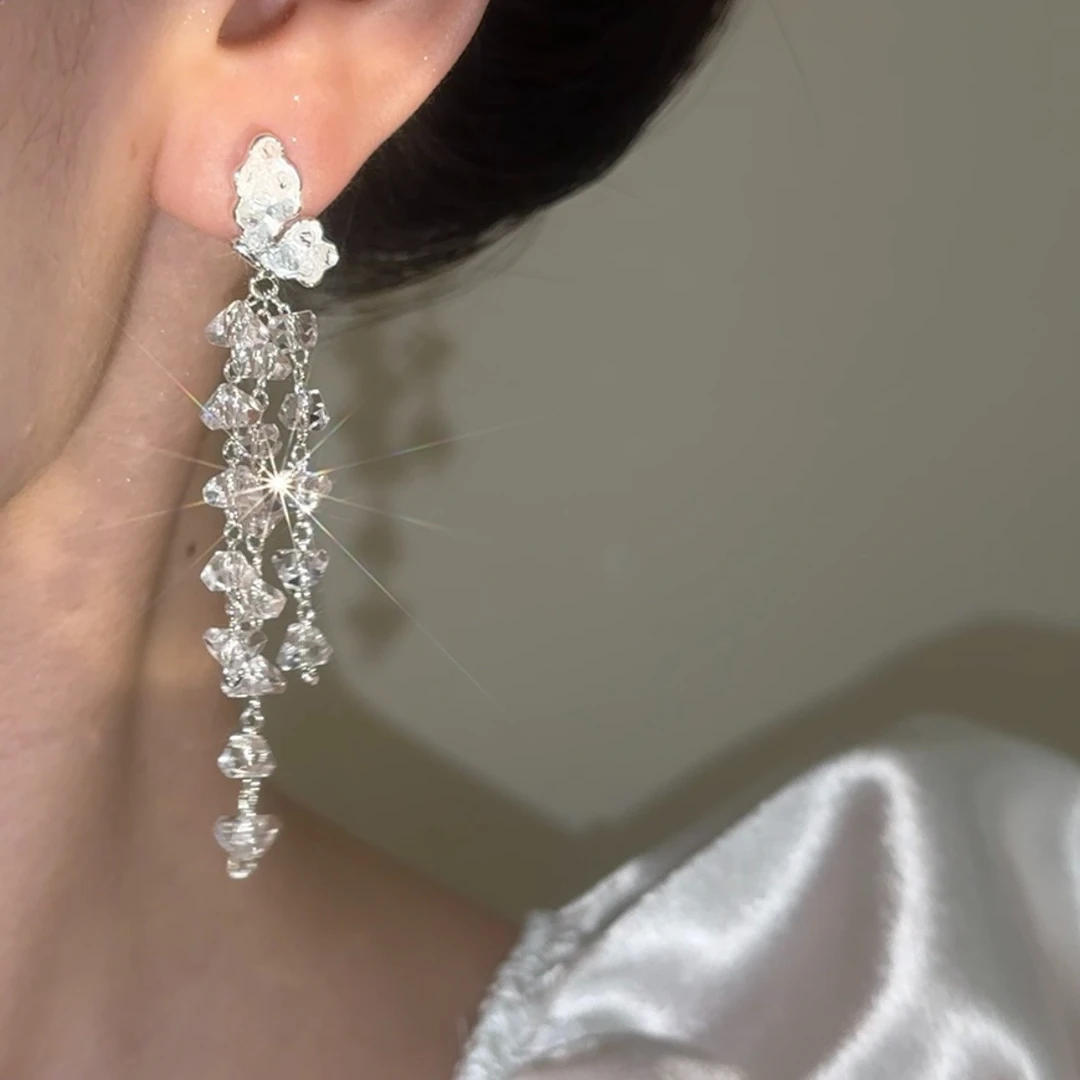 铜合金合成锆石耳饰 【蓝雨蝶】轻奢素款时尚设计蝴蝶流苏耳钉古风