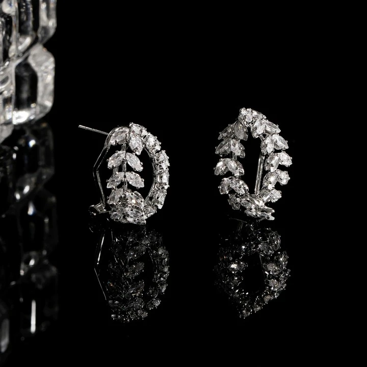 铜合金合成锆石耳饰 【Q麦枝】轻奢精致小众简约百搭时尚耳扣