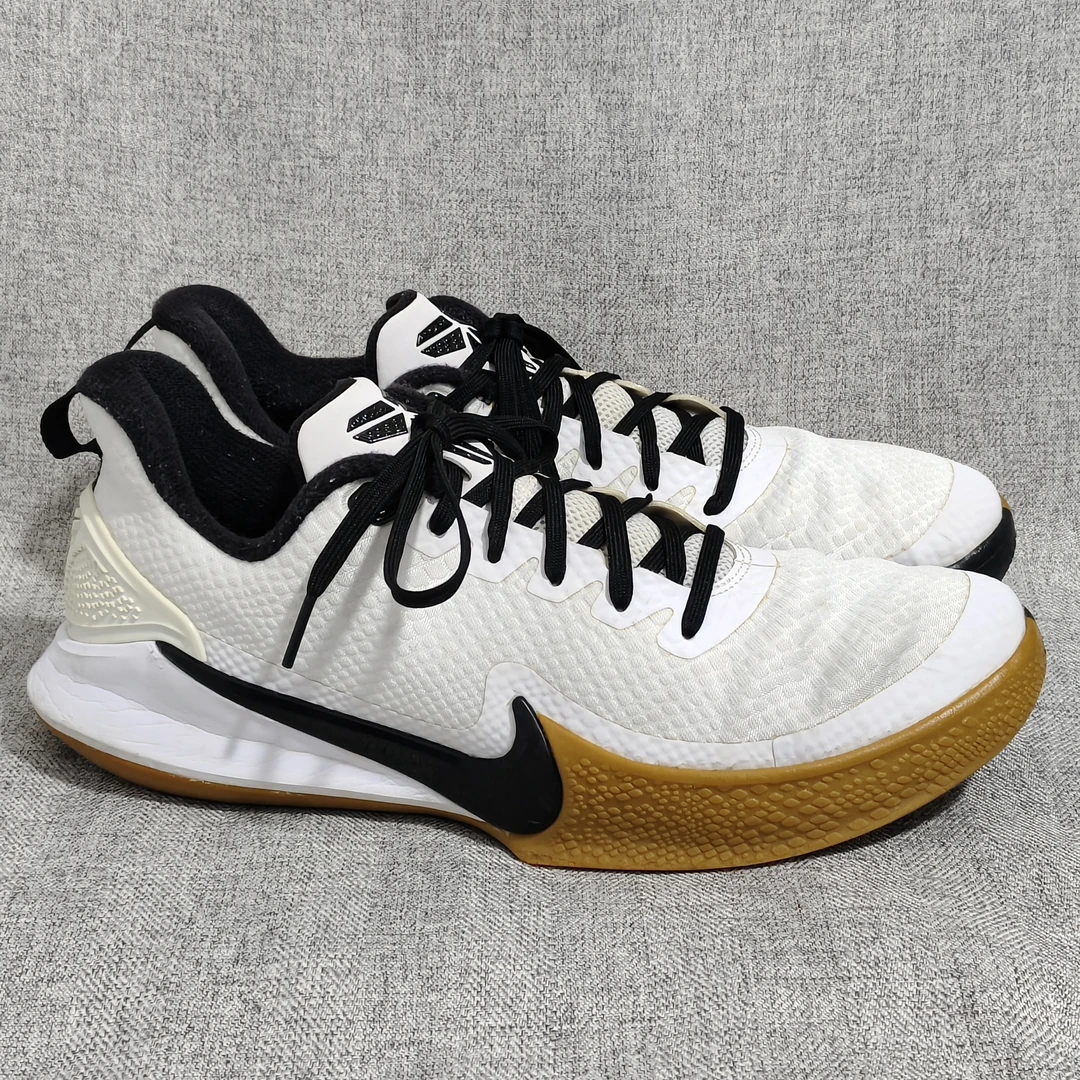 43码 Nike Mamba Focus 科比 篮球鞋 白黑生胶 公价1599 无原盒