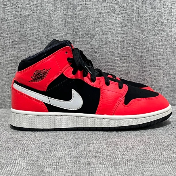 38码 Air Jordan 1 运动休闲鞋 红外线/荔枝皮 二手