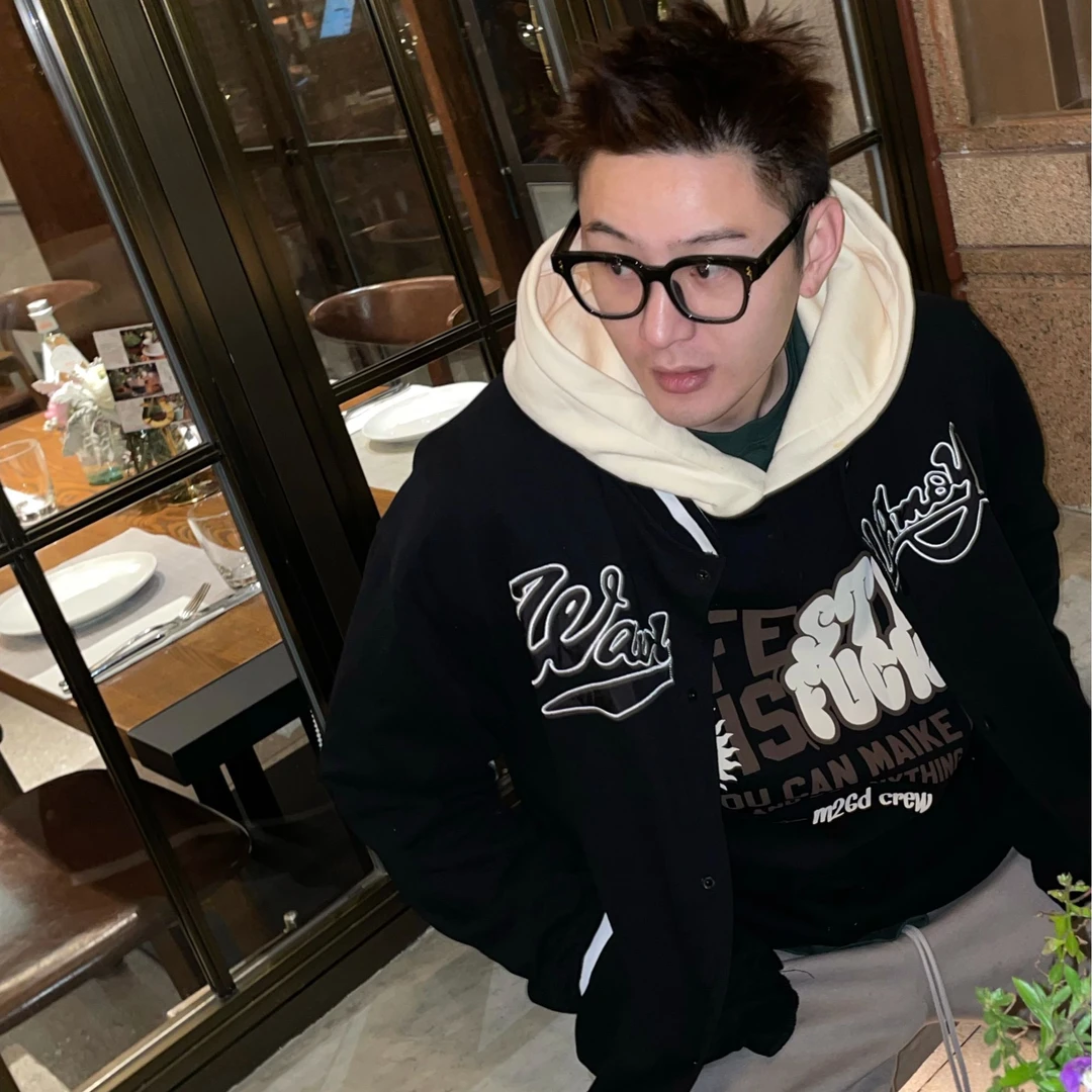 WAVY AMOY 复古开衫卫衣