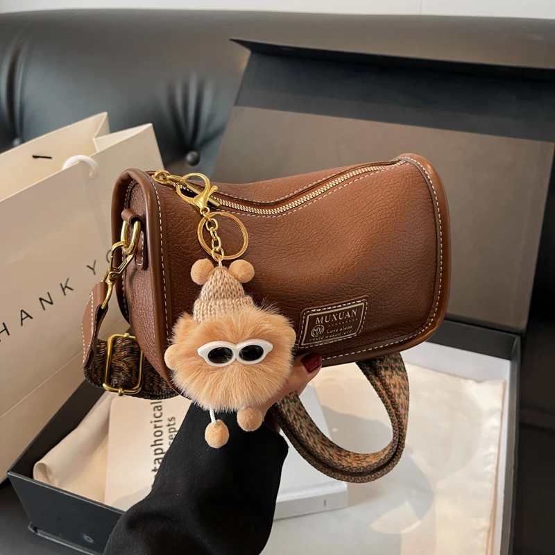 网红女士波士顿包包时尚复古2025新款斜挎包女百搭小包单肩枕头包