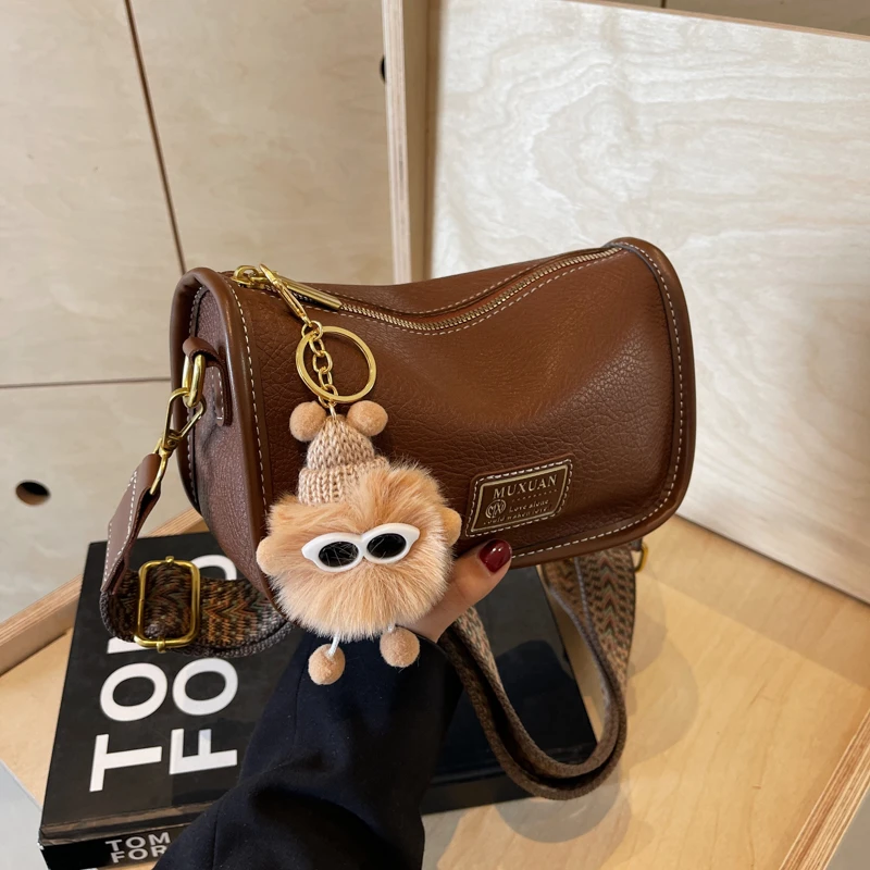 网红时尚女士小众休闲复古小包包2025新款斜跨包百搭单肩枕头包