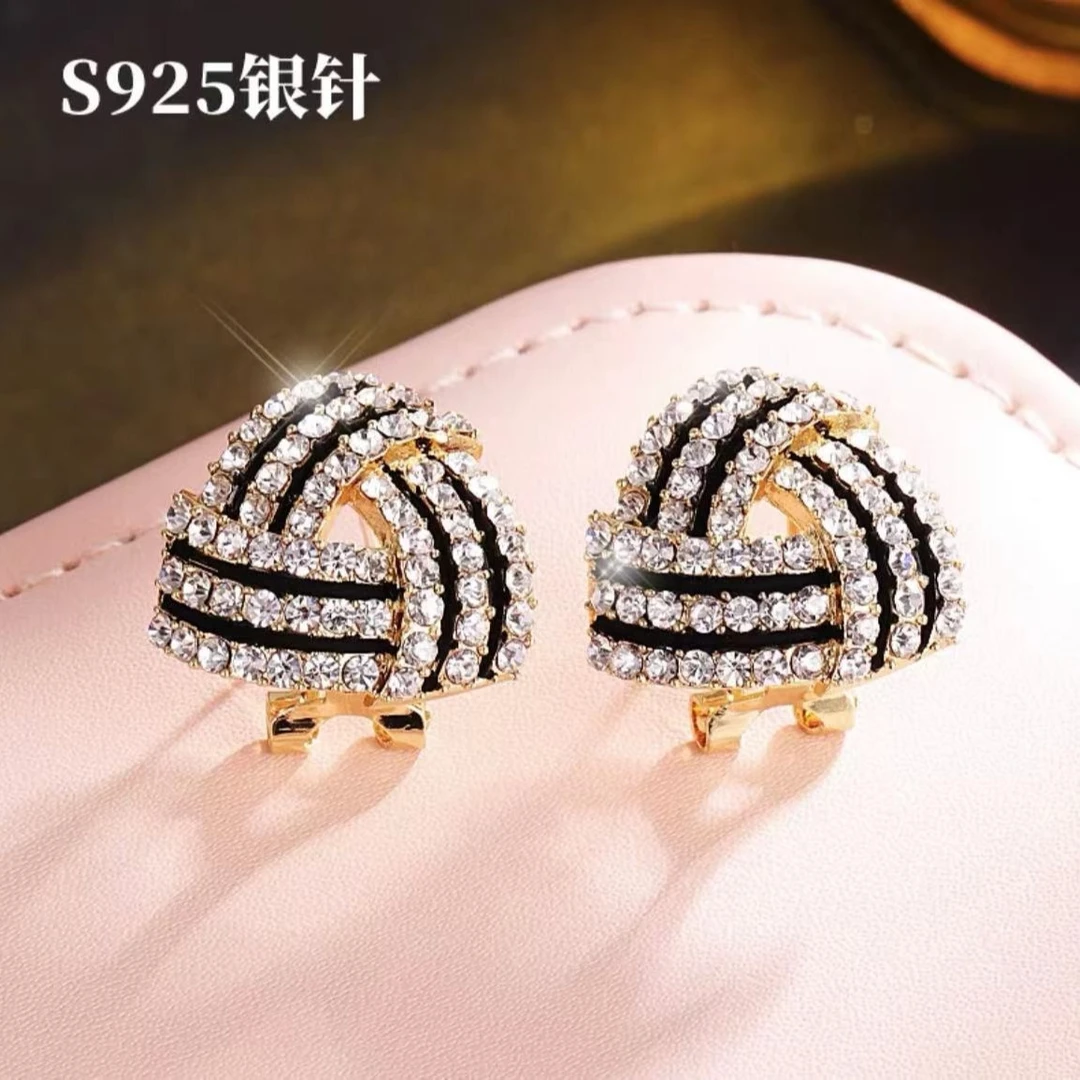 铜合金合成锆石耳饰 立体三角耳环气质百搭耳饰明星同款耳钉款539