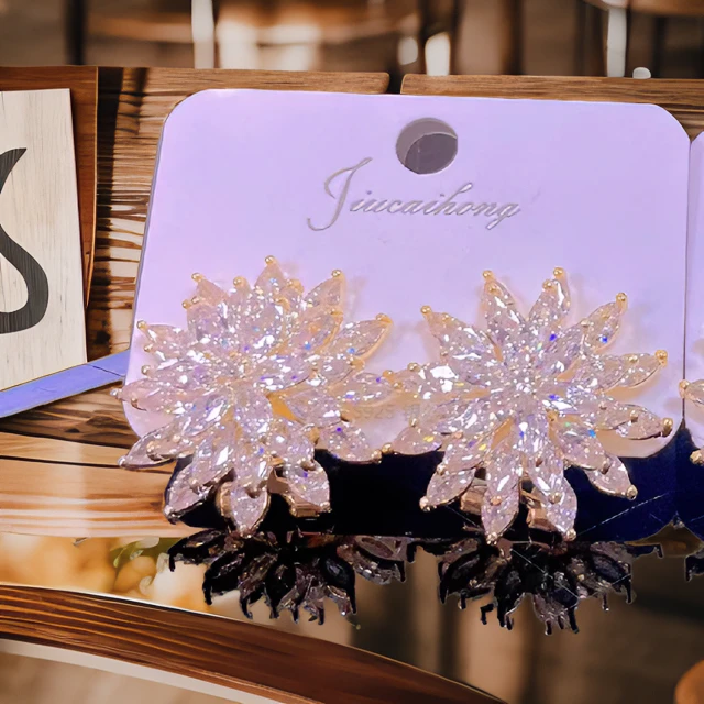 铜合金合成锆石耳饰 奢华925银针新款超闪花朵耳环精致气质女神款