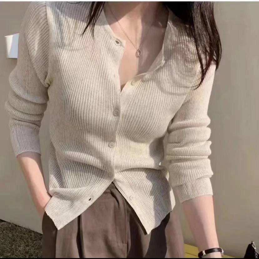 春秋时尚百搭韩系圆领甜美针织显瘦常规纯色宽松薄款开衫380