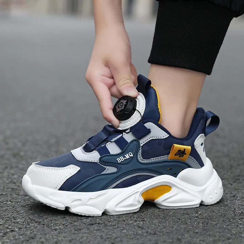 男童新款防水皮面老爹鞋秋冬运动鞋中帮轻便耐磨软底休闲鞋