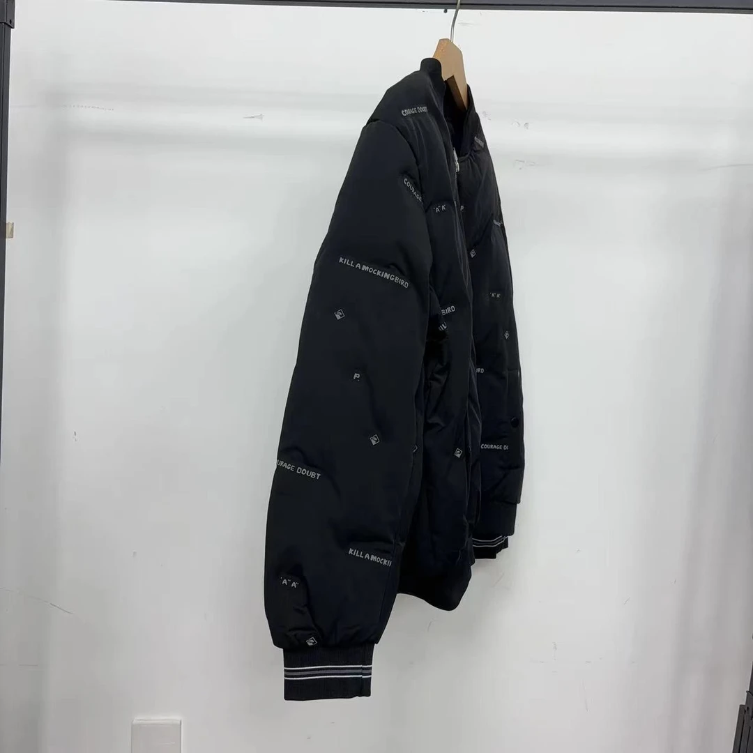 6658男羽绒服黑色棒球领满印字母冬季男款时尚羽绒服