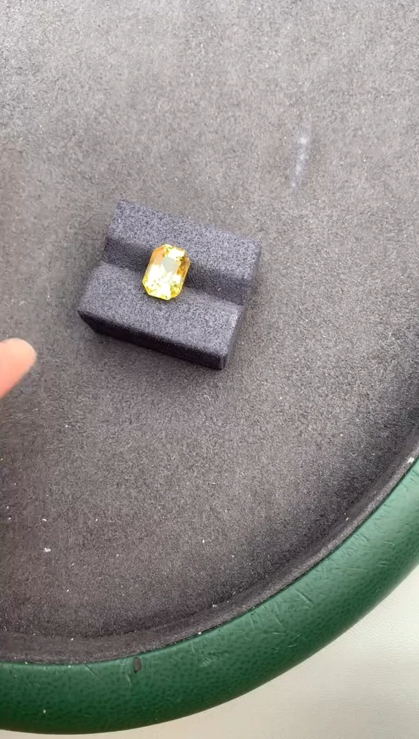 【闪购商品】彩色蓝宝石裸石未镶嵌4.1ct黄蓝宝