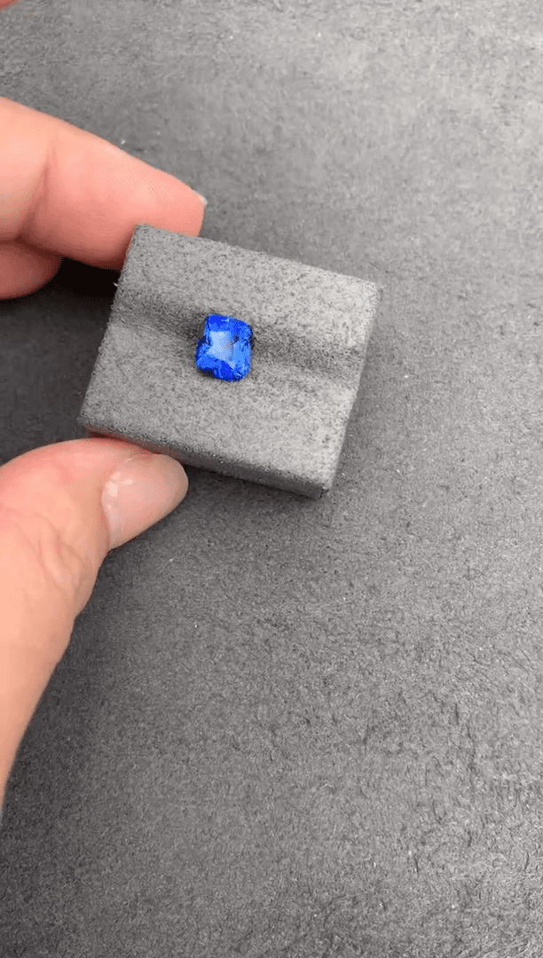 【闪购商品】蓝宝石裸石未镶嵌2ct皇家蓝蓝宝石