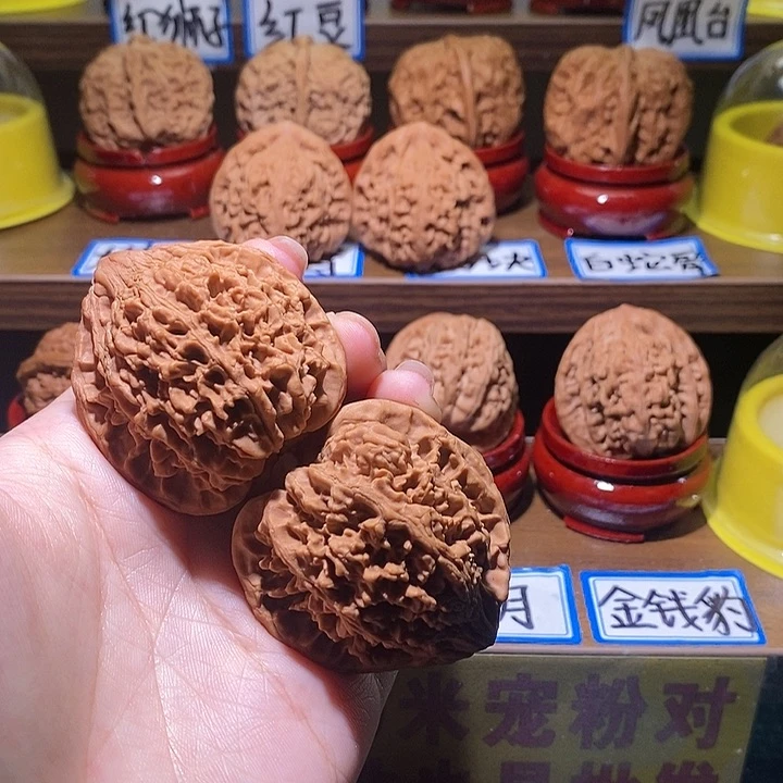 桃核把件H**.43尺满天星