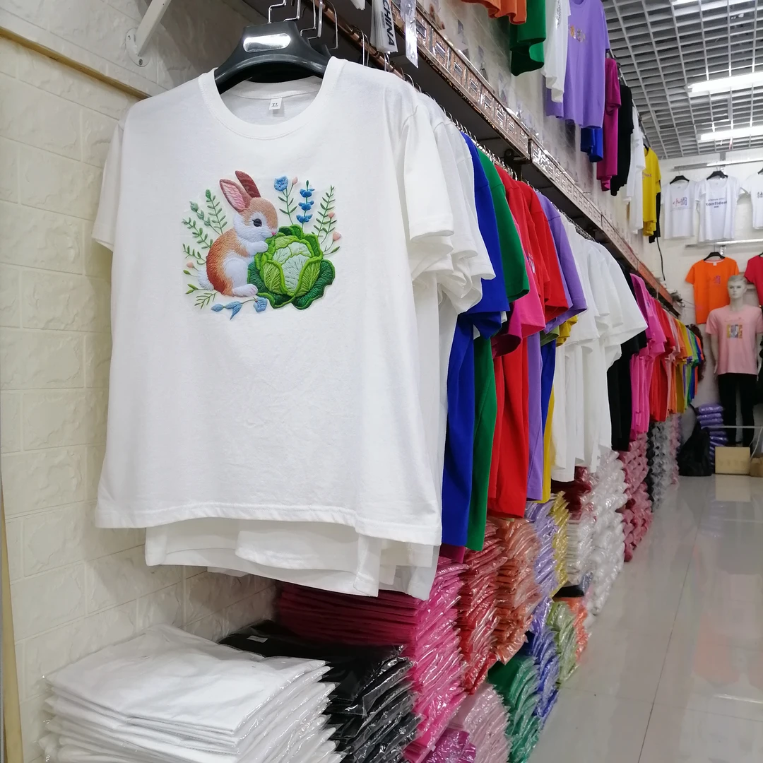 黏龙惹凤仿刺绣包心菜兔纯棉彩色纯女款体Tt恤衫圆领短半袖打底衫