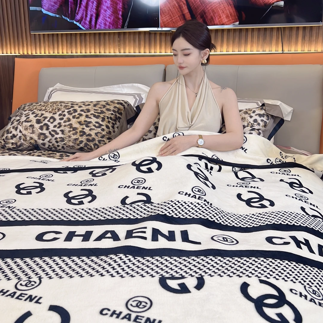 新款毛毯轻奢北欧风毛毯办公室午睡毯子沙发床上空调盖毯（香颂）