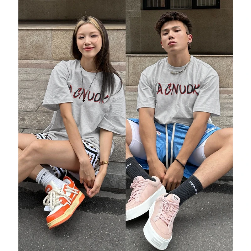 港风潮牌设计感刻痕字母印花情侣短袖棉纯t恤夏季男oversize上衣