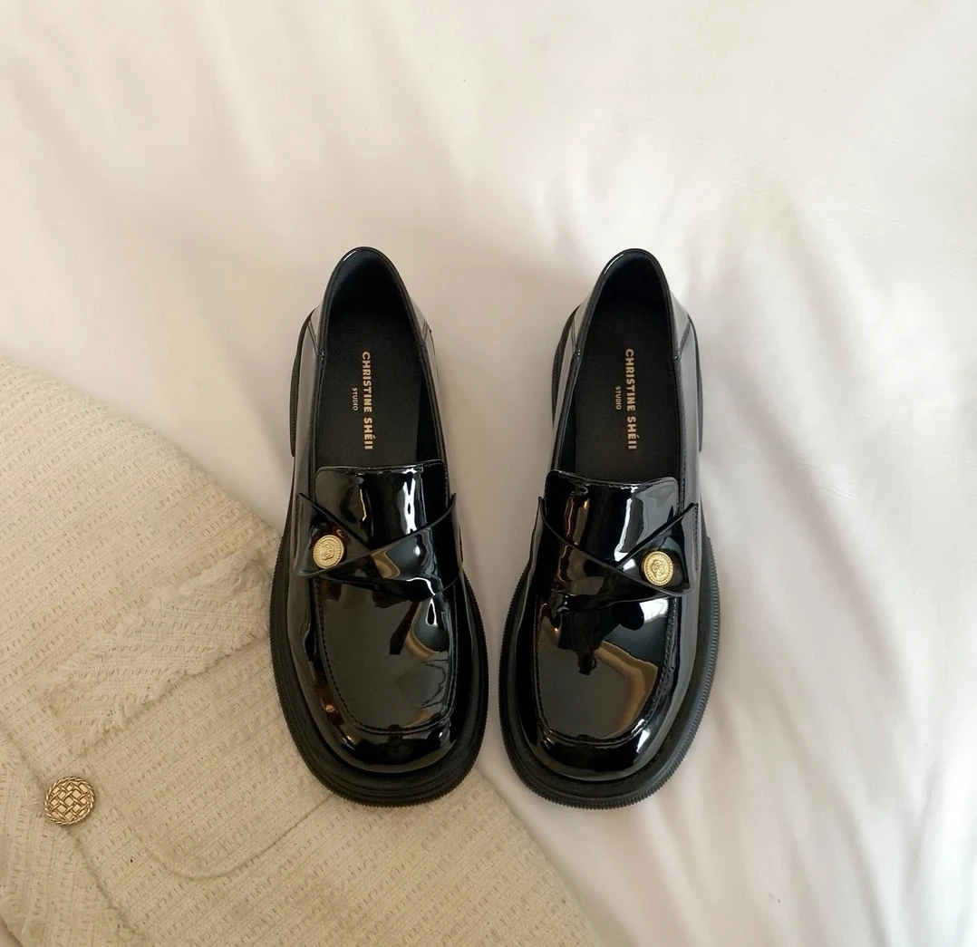 葡萄妈同款英伦风真皮小金币单鞋粗跟软底厚底乐福皮鞋女漆皮时尚