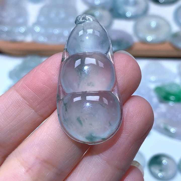 翡翠颈饰未镶嵌冰种福豆