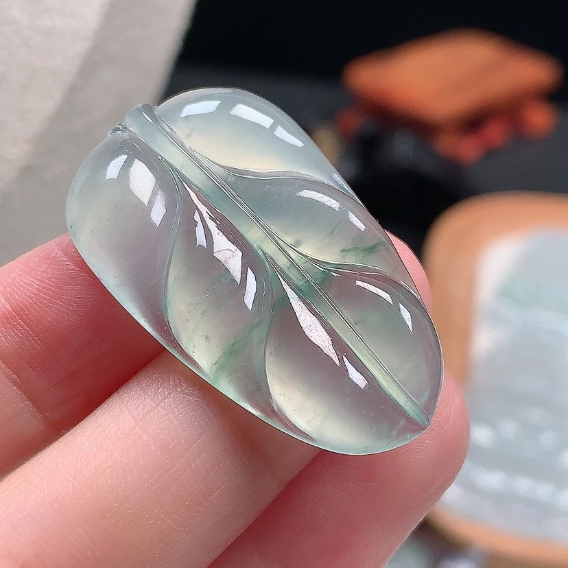 缅甸天然A货翡翠玉飘花叶子吊坠挂件