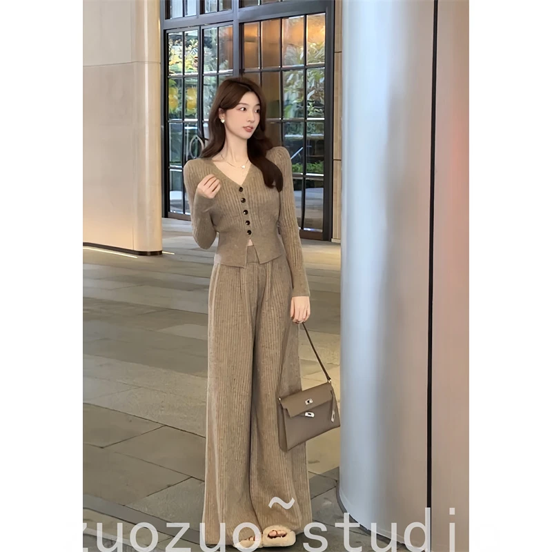 【但问时光】冬季新款修身V领单排扣长袖毛衣+松紧腰阔腿休闲裤套装