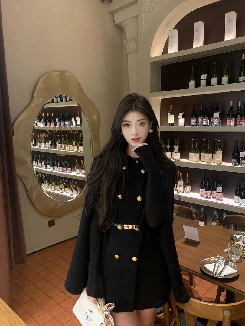 黑色财阀斗篷轻奢高端显瘦千金风针织毛呢斗篷外套女仿水貂绒大衣