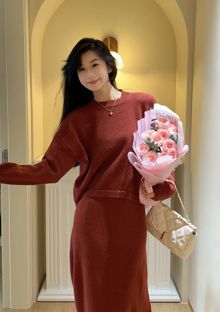 新年红色上衣秋冬新款圆领针织毛衣+慵懒半身裙高级感气质两件套