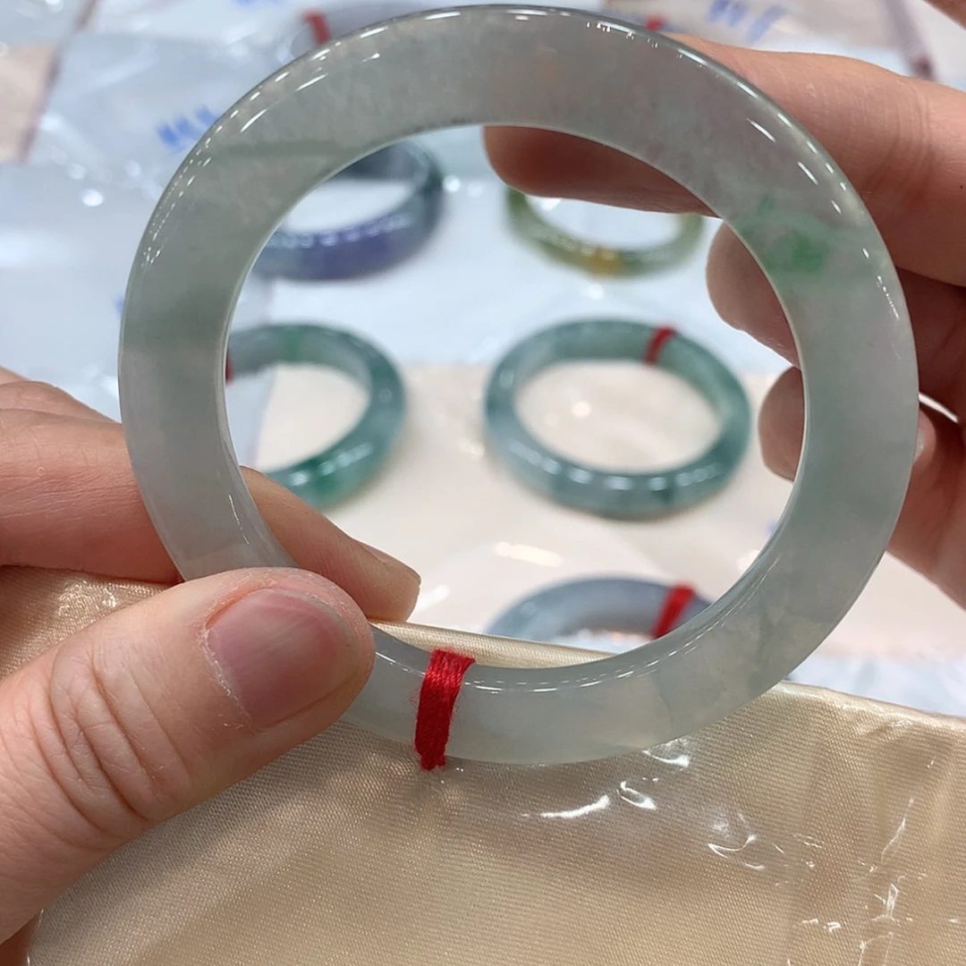 【闪购商品】翡翠手镯未镶嵌有纹扁条形叮当镯
